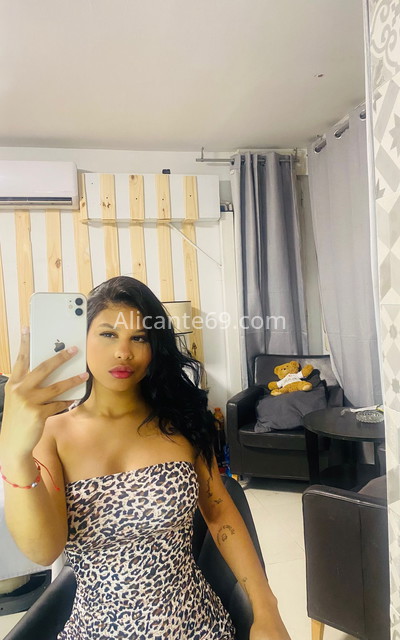 Valeria, jovencita latina. 613264766. Citas en ALICANTE, ALICANTE. www.alicante69.com.