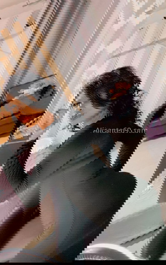Soy Jennifer, una chica muy guay. 634084256. Citas en ALICANTE, ALICANTE. www.alicante69.com.