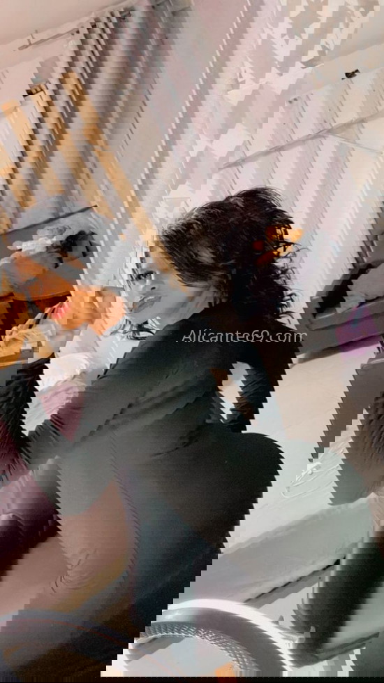 Soy Jennifer, una chica muy guay. 634084256. Citas en ALICANTE, ALICANTE. www.alicante69.com.
