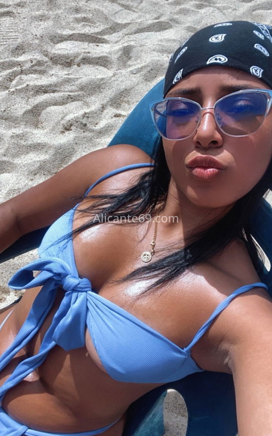 Camila. 602015332. Citas en ALICANTE, ALICANTE. www.alicante69.com.
