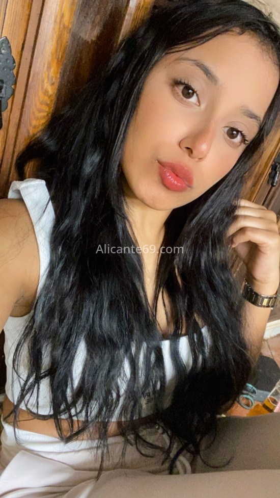 Camila. 602015332. Citas en ALICANTE, ALICANTE. www.alicante69.com.