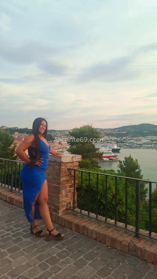 Mujer colombiana muy activa, Isa. 603172187. Citas en ALICANTE, ALICANTE. www.alicante69.com.