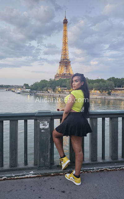 Valentina, hermosa latina. 603749520. Citas en ALICANTE, ALICANTE. www.alicante69.com.