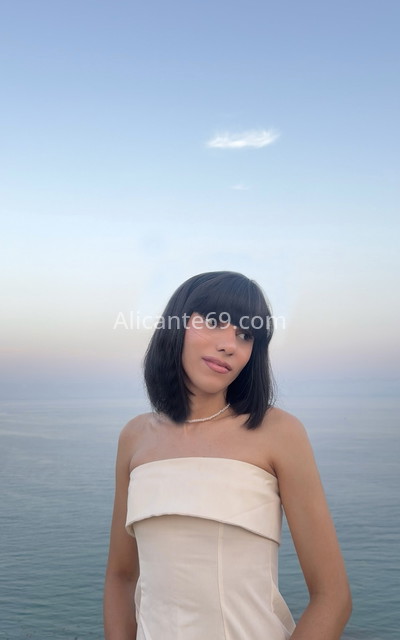 Jasmine, chica trans joven. 624864964. Citas en ALICANTE, ALICANTE. www.alicante69.com.